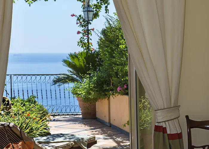 호텔 푼타 레지나 4*