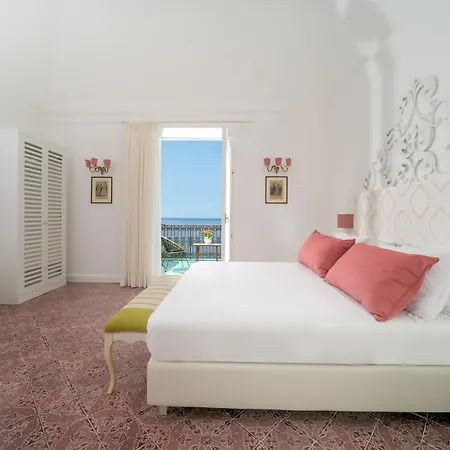 Punta Regina فندق 4*