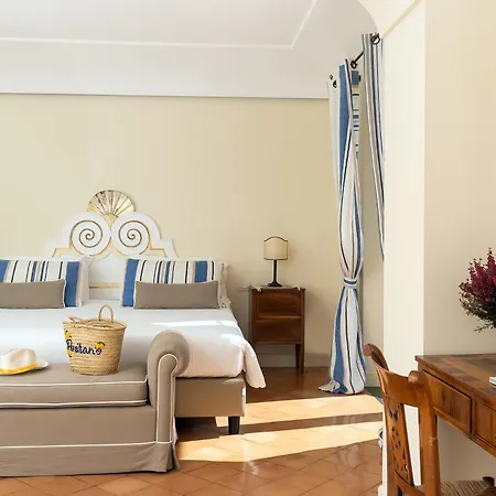 Punta Regina 4* بوسيتانو