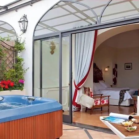 Punta Regina Szálloda 4*